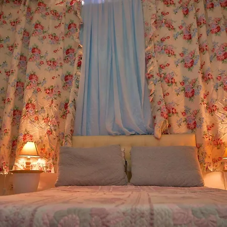 Beach-garden Flat 2 *